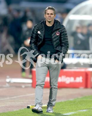 Fussball tipico Bundesliga. RZ Pellets WAC gegen SK Rapid Wien.  Trainer Dietmar Kuehbauer (WAC). Wolfsberg, am 18.10.2015.
Foto: Kuess
---
pressefotos, pressefotografie, kuess, qs, qspictures, sport, bild, bilder, bilddatenbank