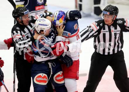 EBEL. Eishockey Bundesliga. EC VSV gegen EC Red Bull Salzburg.  Brock McBride,  (VSV), Ben Walter (Salzburg). Villach, am 20.10.2015.
Foto: Kuess 


---
pressefotos, pressefotografie, kuess, qs, qspictures, sport, bild, bilder, bilddatenbank