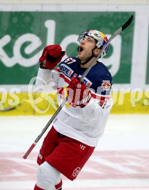 EBEL. Eishockey Bundesliga. EC VSV gegen EC Red Bull Salzburg. Torjubel Konstantin Komarek, (Salzburg). Villach, am 20.10.2015.
Foto: Kuess 


---
pressefotos, pressefotografie, kuess, qs, qspictures, sport, bild, bilder, bilddatenbank