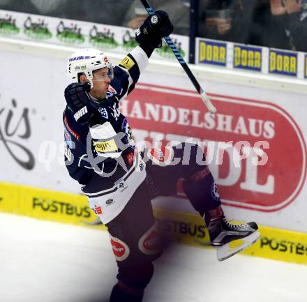 EBEL. Eishockey Bundesliga. EC VSV gegen EC Red Bull Salzburg. Torjubel Rick Schofield (VSV). Villach, am 20.10.2015.
Foto: Kuess 


---
pressefotos, pressefotografie, kuess, qs, qspictures, sport, bild, bilder, bilddatenbank