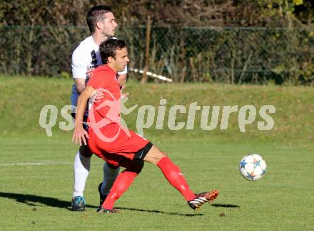 Fussball. Kaerntner Liga. ATUS Ferlach gegen SAK. Ernst Golautschnig, (Ferlach), Patrick Lausegger (SAK). Ferlach, am 23.10.2015.
Foto: Kuess
---
pressefotos, pressefotografie, kuess, qs, qspictures, sport, bild, bilder, bilddatenbank