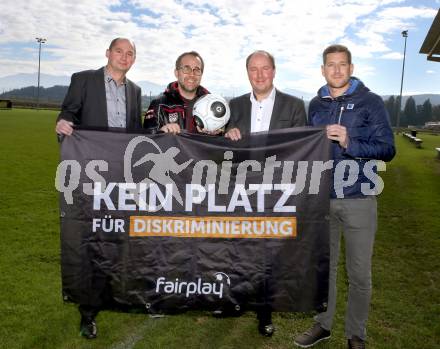 Fussball Unterliga Ost. Medientermin ASKOE Woelfnitz, DSG Sele Zell. Robert Levovnik (Woelfnitz) Alexander Mak (Sele Zell), Gerhard Engl (Woelfnitz), Marko Loibnegger (Sele Zell). Woelfnitz, am 23.10.2015.
Foto: Kuess
---
pressefotos, pressefotografie, kuess, qs, qspictures, sport, bild, bilder, bilddatenbank