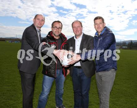 Fussball Unterliga Ost. Medientermin ASKOE Woelfnitz, DSG Sele Zell. Robert Levovnik (Woelfnitz) Alexander Mak (Sele Zell), Gerhard Engl (Woelfnitz), Marko Loibnegger (Sele Zell). Woelfnitz, am 23.10.2015.
Foto: Kuess
---
pressefotos, pressefotografie, kuess, qs, qspictures, sport, bild, bilder, bilddatenbank