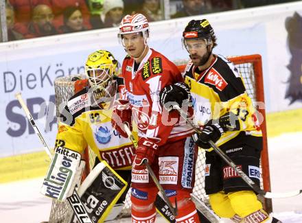 EBEL. Eishockey Bundesliga. KAC gegen UPC Vienna Capitals. Oliver Setzinger,  (KAC), Nathan Lawson, Michael Schiechl (Caps). Klagenfurt, am 23.10.2015.
Foto: Kuess

---
pressefotos, pressefotografie, kuess, qs, qspictures, sport, bild, bilder, bilddatenbank