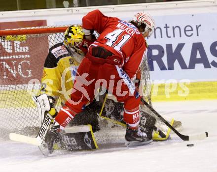 EBEL. Eishockey Bundesliga. KAC gegen UPC Vienna Capitals. Luke Walker,  (KAC), Nathan Lawson (Caps). Klagenfurt, am 23.10.2015.
Foto: Kuess

---
pressefotos, pressefotografie, kuess, qs, qspictures, sport, bild, bilder, bilddatenbank