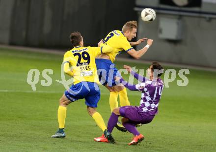 Fussball Sky go Erste Liga. SK Austria Klagenfurt gegen SKN St. Poelten.    Eric Zachhuber, (Klagenfurt),  David Stec, Michael Huber  (St. Poelten). Klagenfurt, am 16.10.2015.
Foto: Kuess
---
pressefotos, pressefotografie, kuess, qs, qspictures, sport, bild, bilder, bilddatenbank