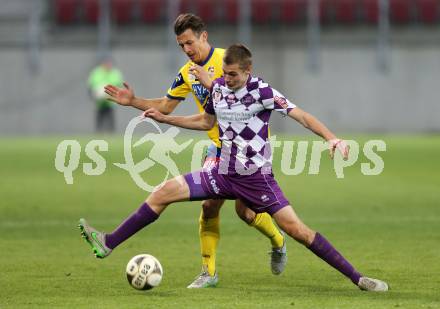 Fussball Sky go Erste Liga. SK Austria Klagenfurt gegen SKN St. Poelten.    Patrik Eler,  (Klagenfurt), Florian Mader (St. Poelten). Klagenfurt, am 16.10.2015.
Foto: Kuess
---
pressefotos, pressefotografie, kuess, qs, qspictures, sport, bild, bilder, bilddatenbank