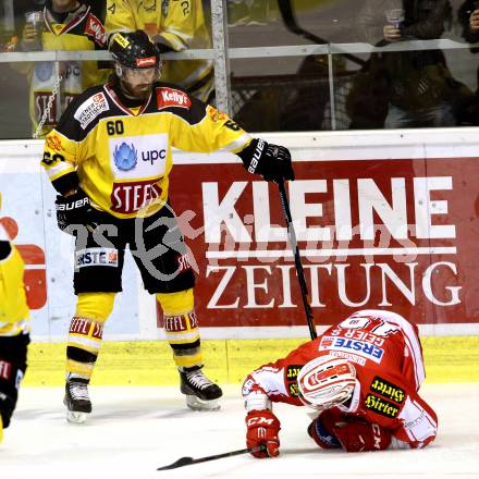 EBEL. Eishockey Bundesliga. KAC gegen UPC Vienna Capitals. Stefan Geier, (KAC), Troy Milam  (Caps). Klagenfurt, am 23.10.2015.
Foto: Kuess

---
pressefotos, pressefotografie, kuess, qs, qspictures, sport, bild, bilder, bilddatenbank