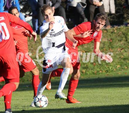 Fussball. Kaerntner Liga. ATUS Ferlach gegen SAK. Petar Maric,  (Ferlach), Daniel Perkounig (SAK). Ferlach, am 23.10.2015.
Foto: Kuess
---
pressefotos, pressefotografie, kuess, qs, qspictures, sport, bild, bilder, bilddatenbank