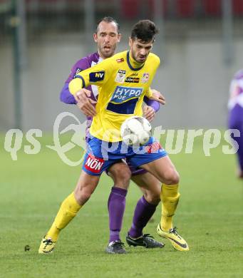 Fussball Sky go Erste Liga. SK Austria Klagenfurt gegen SKN St. Poelten.    Christian Prawda,  (Klagenfurt), Lucas Segovia Daniel (St. Poelten). Klagenfurt, am 16.10.2015.
Foto: Kuess
---
pressefotos, pressefotografie, kuess, qs, qspictures, sport, bild, bilder, bilddatenbank