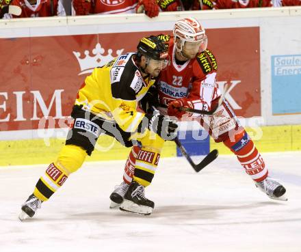 EBEL. Eishockey Bundesliga. KAC gegen UPC Vienna Capitals. Thomas Poeck,  (KAC), Klemen Pretnar (Caps). Klagenfurt, am 23.10.2015.
Foto: Kuess

---
pressefotos, pressefotografie, kuess, qs, qspictures, sport, bild, bilder, bilddatenbank