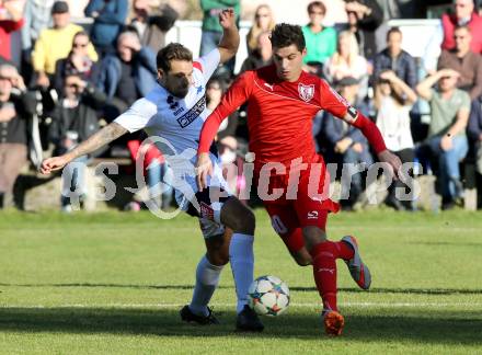 Fussball. Kaerntner Liga. ATUS Ferlach gegen SAK. Lukas Jaklitsch, (Ferlach), Michael Kirisits (SAK). Ferlach, am 23.10.2015.
Foto: Kuess
---
pressefotos, pressefotografie, kuess, qs, qspictures, sport, bild, bilder, bilddatenbank