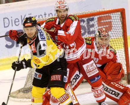 EBEL. Eishockey Bundesliga. KAC gegen UPC Vienna Capitals. Jason DeSantis,  Pekka Tuokkola (KAC), Simon Gamache (Caps). Klagenfurt, am 23.10.2015.
Foto: Kuess

---
pressefotos, pressefotografie, kuess, qs, qspictures, sport, bild, bilder, bilddatenbank