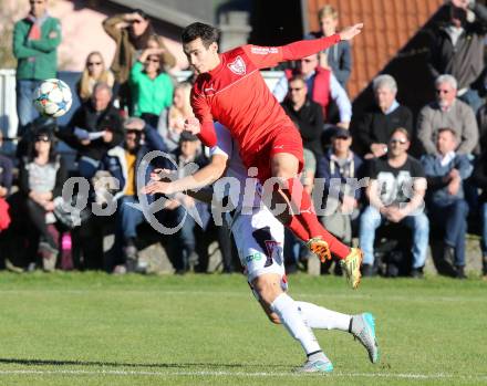 Fussball. Kaerntner Liga. ATUS Ferlach gegen SAK. Martin Sustersic, (Ferlach), Christian Dlopst (SAK). Ferlach, am 23.10.2015.
Foto: Kuess
---
pressefotos, pressefotografie, kuess, qs, qspictures, sport, bild, bilder, bilddatenbank