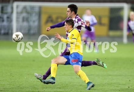 Fussball Sky go Erste Liga. SK Austria Klagenfurt gegen SKN St. Poelten.    Domagoj Beslic,  (Klagenfurt), David Stec (St. Poelten). Klagenfurt, am 16.10.2015.
Foto: Kuess
---
pressefotos, pressefotografie, kuess, qs, qspictures, sport, bild, bilder, bilddatenbank