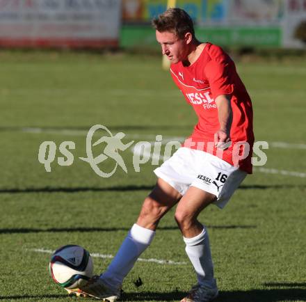 Fussball Kaerntner Liga. Treibach gegen Gmuend. Thomas Klingbacher  (Gmuend). Treibach, am 24.10.2015.
Foto: Kuess
---
pressefotos, pressefotografie, kuess, qs, qspictures, sport, bild, bilder, bilddatenbank