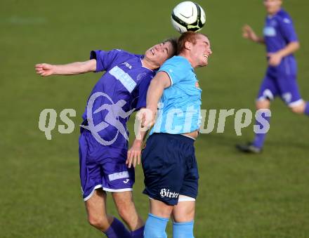 Fussball Unterliga Ost. SG FC Poggersdorf gegen Eberstein. Marcel Untersteiner,  (Poggersdorf), Franz Pusar (Eberstein). Poggersdorf, am 25.10.2015.
Foto: Kuess
---
pressefotos, pressefotografie, kuess, qs, qspictures, sport, bild, bilder, bilddatenbank