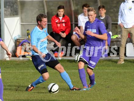 Fussball Unterliga Ost. SG FC Poggersdorf gegen Eberstein.  Ziga Bokal, (Poggersdorf), Harald Stark (Eberstein). Poggersdorf, am 25.10.2015.
Foto: Kuess
---
pressefotos, pressefotografie, kuess, qs, qspictures, sport, bild, bilder, bilddatenbank