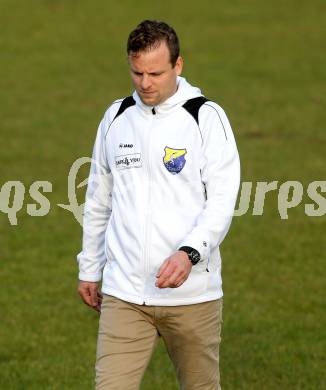 Fussball Unterliga Ost. SG FC Poggersdorf gegen Eberstein.  Trainer Gerald Mallner (Poggersdorf). Poggersdorf, am 25.10.2015.
Foto: Kuess
---
pressefotos, pressefotografie, kuess, qs, qspictures, sport, bild, bilder, bilddatenbank