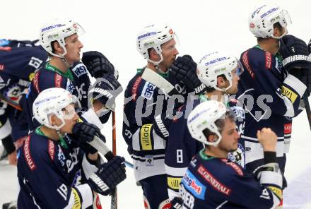 EBEL. Eishockey Bundesliga. EC VSV gegen UPC Vienna Capitals. enttaeuschte Spieler (VSV). Villach, am 26.10.2015.
Foto: Kuess 


---
pressefotos, pressefotografie, kuess, qs, qspictures, sport, bild, bilder, bilddatenbank