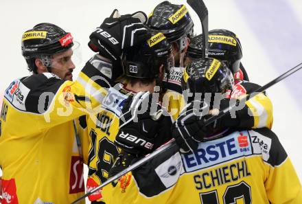 EBEL. Eishockey Bundesliga. EC VSV gegen UPC Vienna Capitals.  Jubel Vienna Capitals. Villach, am 26.10.2015.
Foto: Kuess 


---
pressefotos, pressefotografie, kuess, qs, qspictures, sport, bild, bilder, bilddatenbank