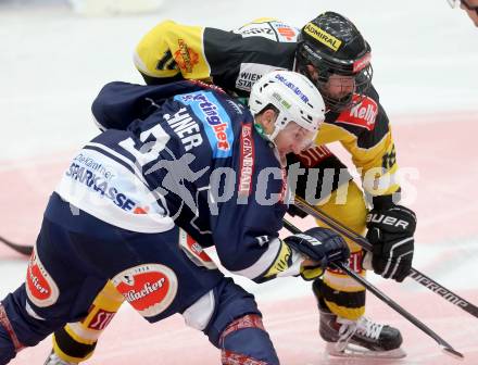 EBEL. Eishockey Bundesliga. EC VSV gegen UPC Vienna Capitals. Dustin Johner,  (VSV), MacGregor Sharp (Vienna Capitals). Villach, am 26.10.2015.
Foto: Kuess 


---
pressefotos, pressefotografie, kuess, qs, qspictures, sport, bild, bilder, bilddatenbank