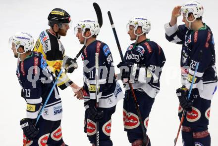 EBEL. Eishockey Bundesliga. EC VSV gegen UPC Vienna Capitals. Ziga Pance, Mark Santorelli, Nico Brunner, Adis Alagic (VSV). Villach, am 26.10.2015.
Foto: Kuess 


---
pressefotos, pressefotografie, kuess, qs, qspictures, sport, bild, bilder, bilddatenbank