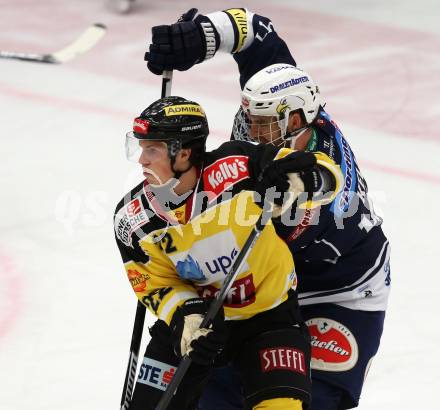 EBEL. Eishockey Bundesliga. EC VSV gegen UPC Vienna Capitals.  Matt Kelly,  (VSV), Julian Grosslercher (Vienna Capitals). Villach, am 26.10.2015.
Foto: Kuess 


---
pressefotos, pressefotografie, kuess, qs, qspictures, sport, bild, bilder, bilddatenbank