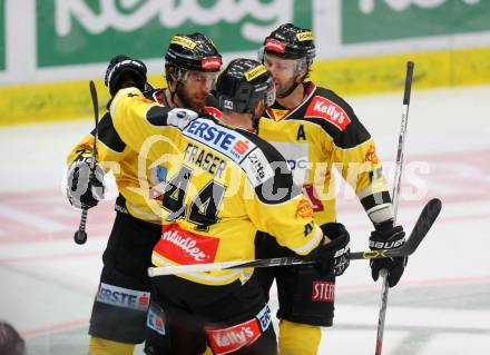 EBEL. Eishockey Bundesliga. EC VSV gegen UPC Vienna Capitals.  Torjubel Andreas Noedl, Jamie Fraser, Danny Bois (Vienna Capitals). Villach, am 26.10.2015.
Foto: Kuess 


---
pressefotos, pressefotografie, kuess, qs, qspictures, sport, bild, bilder, bilddatenbank