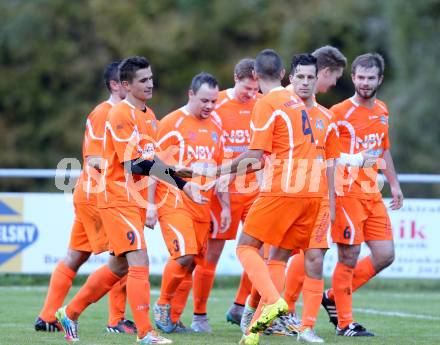 Fussball. 1. Klasse D. Eisenkappel gegen Bad St. Leonhard. torjubel Christopher Kucher (Eisenkappel). Eisenkappel, 26.10.2015.
Foto: Kuess
---
pressefotos, pressefotografie, kuess, qs, qspictures, sport, bild, bilder, bilddatenbank