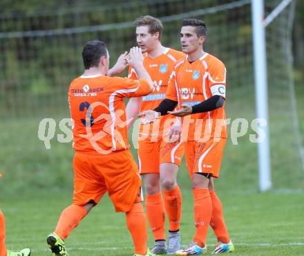 Fussball. 1. Klasse D. Eisenkappel gegen Bad St. Leonhard. Torjubel Christopher Kucher (Eisenkappel). Eisenkappel, 26.10.2015.
Foto: Kuess
---
pressefotos, pressefotografie, kuess, qs, qspictures, sport, bild, bilder, bilddatenbank