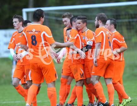 Fussball. 1. Klasse D. Eisenkappel gegen Bad St. Leonhard. Torjubel Christopher Kucher (Eisenkappel). Eisenkappel, 26.10.2015.
Foto: Kuess
---
pressefotos, pressefotografie, kuess, qs, qspictures, sport, bild, bilder, bilddatenbank