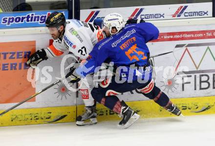 EBEL. Eishockey Bundesliga. EC VSV gegen Moser Medical Graz 99ers.  David Kreuter, (VSV), Stephen Werner (Graz). Villach, am 30.10.2015.
Foto: Kuess 


---
pressefotos, pressefotografie, kuess, qs, qspictures, sport, bild, bilder, bilddatenbank