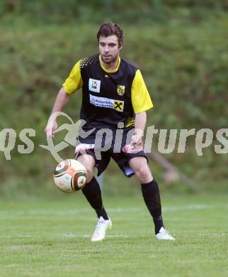 Fussball. 1. Klasse D. Eisenkappel gegen Bad St. Leonhard. Mario Freitag  (Bad St. Leonhard). Eisenkappel, 26.10.2015.
Foto: Kuess
---
pressefotos, pressefotografie, kuess, qs, qspictures, sport, bild, bilder, bilddatenbank