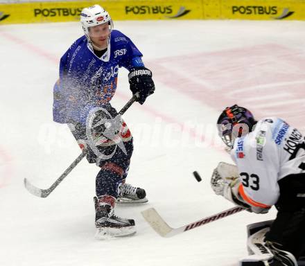 EBEL. Eishockey Bundesliga. EC VSV gegen Moser Medical Graz 99ers.  Dustin Johner, (VSV), Thomas Hoeneckl  (Graz). Villach, am 30.10.2015.
Foto: Kuess 


---
pressefotos, pressefotografie, kuess, qs, qspictures, sport, bild, bilder, bilddatenbank