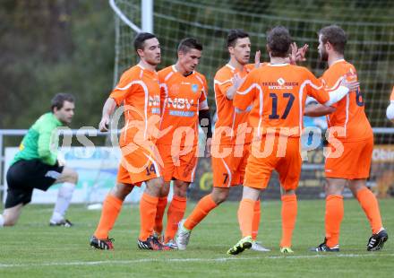 Fussball. 1. Klasse D. Eisenkappel gegen Bad St. Leonhard. Torjubel (Eisenkappel). Eisenkappel, 26.10.2015.
Foto: Kuess
---
pressefotos, pressefotografie, kuess, qs, qspictures, sport, bild, bilder, bilddatenbank