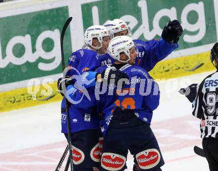 EBEL. Eishockey Bundesliga. EC VSV gegen Moser Medical Graz 99ers.  Torjubel Valentin Leiler, Patrick Platzer, Mark Santorelli (VSV). Villach, am 30.10.2015.
Foto: Kuess 


---
pressefotos, pressefotografie, kuess, qs, qspictures, sport, bild, bilder, bilddatenbank