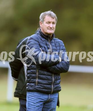 Fussball. 1. Klasse D. Eisenkappel gegen Bad St. Leonhard. Trainer Peter Kienleitner (Bad St. Leonhard). Eisenkappel, 26.10.2015.
Foto: Kuess
---
pressefotos, pressefotografie, kuess, qs, qspictures, sport, bild, bilder, bilddatenbank