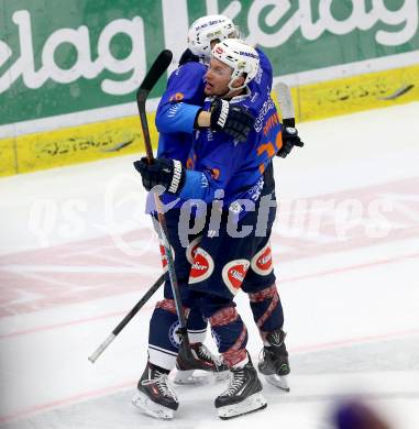 EBEL. Eishockey Bundesliga. EC VSV gegen Moser Medical Graz 99ers.  Torjubel Valentin Leiler, Patrick Platzer (VSV). Villach, am 30.10.2015.
Foto: Kuess 


---
pressefotos, pressefotografie, kuess, qs, qspictures, sport, bild, bilder, bilddatenbank