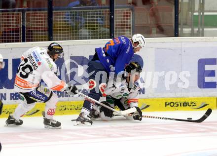 EBEL. Eishockey Bundesliga. EC VSV gegen Moser Medical Graz 99ers.  Daniel Schlacher, (VSV), Philip DeSimone, Matthew Fornataro  (Graz). Villach, am 30.10.2015.
Foto: Kuess 


---
pressefotos, pressefotografie, kuess, qs, qspictures, sport, bild, bilder, bilddatenbank