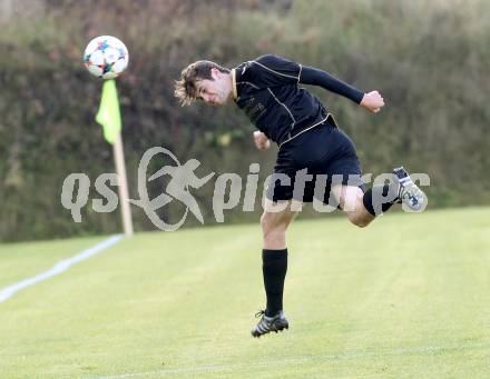 Fussball. Kaerntner Liga. Koettmannsdorf gegen Spittal/Drau. Stephan Borovnik (Koettmannsdorf), Koettmannsdorf, 31.10.2015.
Foto: Kuess
---
pressefotos, pressefotografie, kuess, qs, qspictures, sport, bild, bilder, bilddatenbank