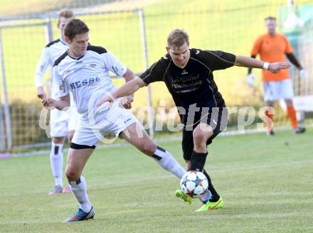 Fussball. Kaerntner Liga. Koettmannsdorf gegen Spittal/Drau. Peter Pucker (Koettmannsdorf), Zeljko Simic (Spittal/Drau), Koettmannsdorf, 31.10.2015.
Foto: Kuess
---
pressefotos, pressefotografie, kuess, qs, qspictures, sport, bild, bilder, bilddatenbank