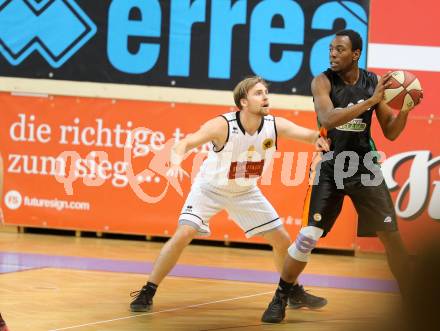 Basketball 2. Bundesliga 2015/16 Grunddurchgang 7.Runde.  Woerthersee Piraten gegen Basket Flames. Sebastian Huber,  (Woerthersee Piraten), Maximmilian Misangumukini (Basket Flames). Klagenfurt, am 31.10.2015.
Foto: Kuess
---
pressefotos, pressefotografie, kuess, qs, qspictures, sport, bild, bilder, bilddatenbank