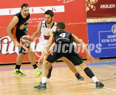 Basketball 2. Bundesliga 2015/16 Grunddurchgang 7.Runde.  Woerthersee Piraten gegen Basket Flames. Daniel Gspandl, (Woerthersee Piraten), Dradisa Najdanovic  (Basket Flames). Klagenfurt, am 31.10.2015.
Foto: Kuess
---
pressefotos, pressefotografie, kuess, qs, qspictures, sport, bild, bilder, bilddatenbank