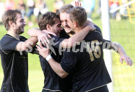 Fussball. Kaerntner Liga. Koettmannsdorf gegen Spittal/Drau. torjubel Jakob Orgonyi (Koettmannsdorf). Koettmannsdorf, 31.10.2015.
Foto: Kuess
---
pressefotos, pressefotografie, kuess, qs, qspictures, sport, bild, bilder, bilddatenbank