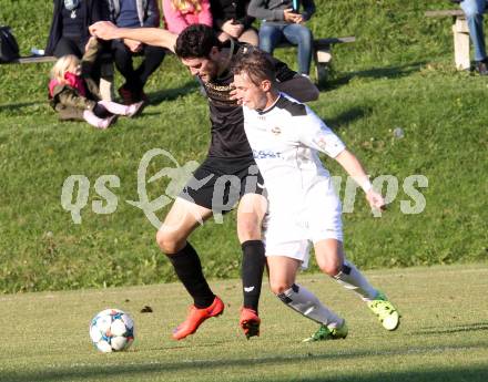 Fussball. Kaerntner Liga. Koettmannsdorf gegen Spittal/Drau. Stephan Buergler (Koettmannsdorf), Konstantin Kamnig (Spittal/Drau), Koettmannsdorf, 31.10.2015.
Foto: Kuess
---
pressefotos, pressefotografie, kuess, qs, qspictures, sport, bild, bilder, bilddatenbank