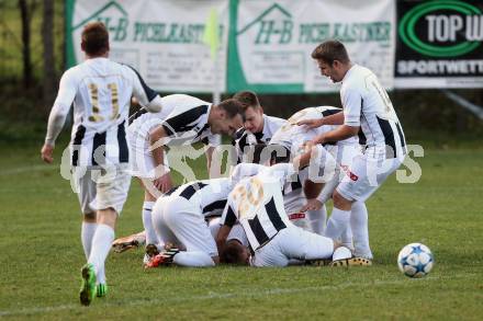 Fussball 1. KLasse C. Sirnitz gegen ASK. Torjubel ASK. Sirnitz, am 31.10.2015.
Foto: Kuess
---
pressefotos, pressefotografie, kuess, qs, qspictures, sport, bild, bilder, bilddatenbank