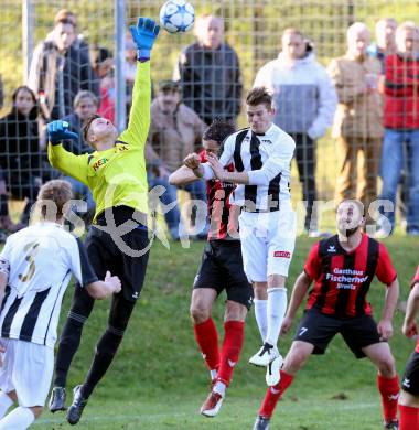 Fussball 1. KLasse C. Sirnitz gegen ASK. Christian Fritzer, Herbert Ebner,       (Sirnitz), Guenther Hubmann (ASK). Sirnitz, am 31.10.2015.
Foto: Kuess
---
pressefotos, pressefotografie, kuess, qs, qspictures, sport, bild, bilder, bilddatenbank