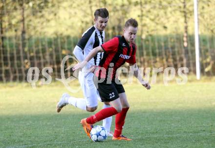 Fussball 1. KLasse C. Sirnitz gegen ASK. Marco Huber,  (Sirnitz), Salih Alic (ASK). Sirnitz, am 31.10.2015.
Foto: Kuess
---
pressefotos, pressefotografie, kuess, qs, qspictures, sport, bild, bilder, bilddatenbank