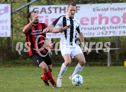 Fussball 1. KLasse C. Sirnitz gegen ASK. Patrick Daniel Fresenberger,  (Sirnitz), Daniel Moser (ASK). Sirnitz, am 31.10.2015.
Foto: Kuess
---
pressefotos, pressefotografie, kuess, qs, qspictures, sport, bild, bilder, bilddatenbank